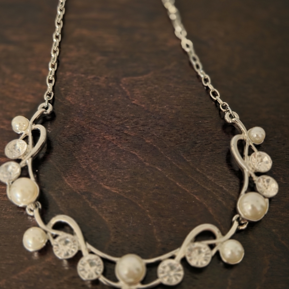 Elegant Silver Pearl Necklace